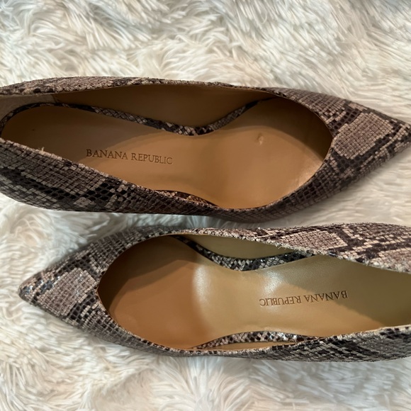 Banana Republic Madison-Nove Pumps - NWT - Picture 9 of 16